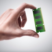 与DDR4价差逐渐缩小,芯片大厂全面拥抱DDR5技术