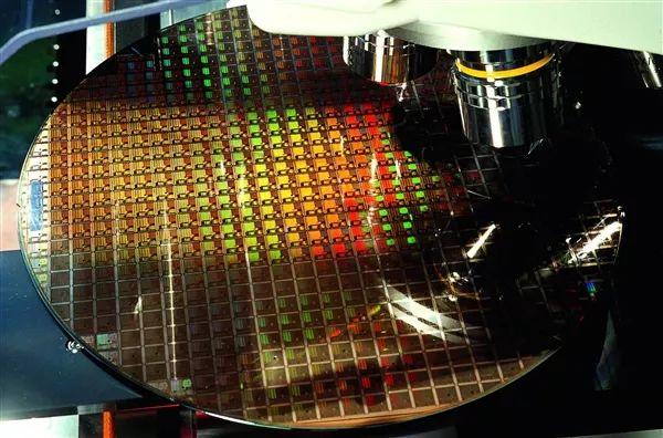 上海政府：芯片设计能力已达7nm，光刻机国际先进水平